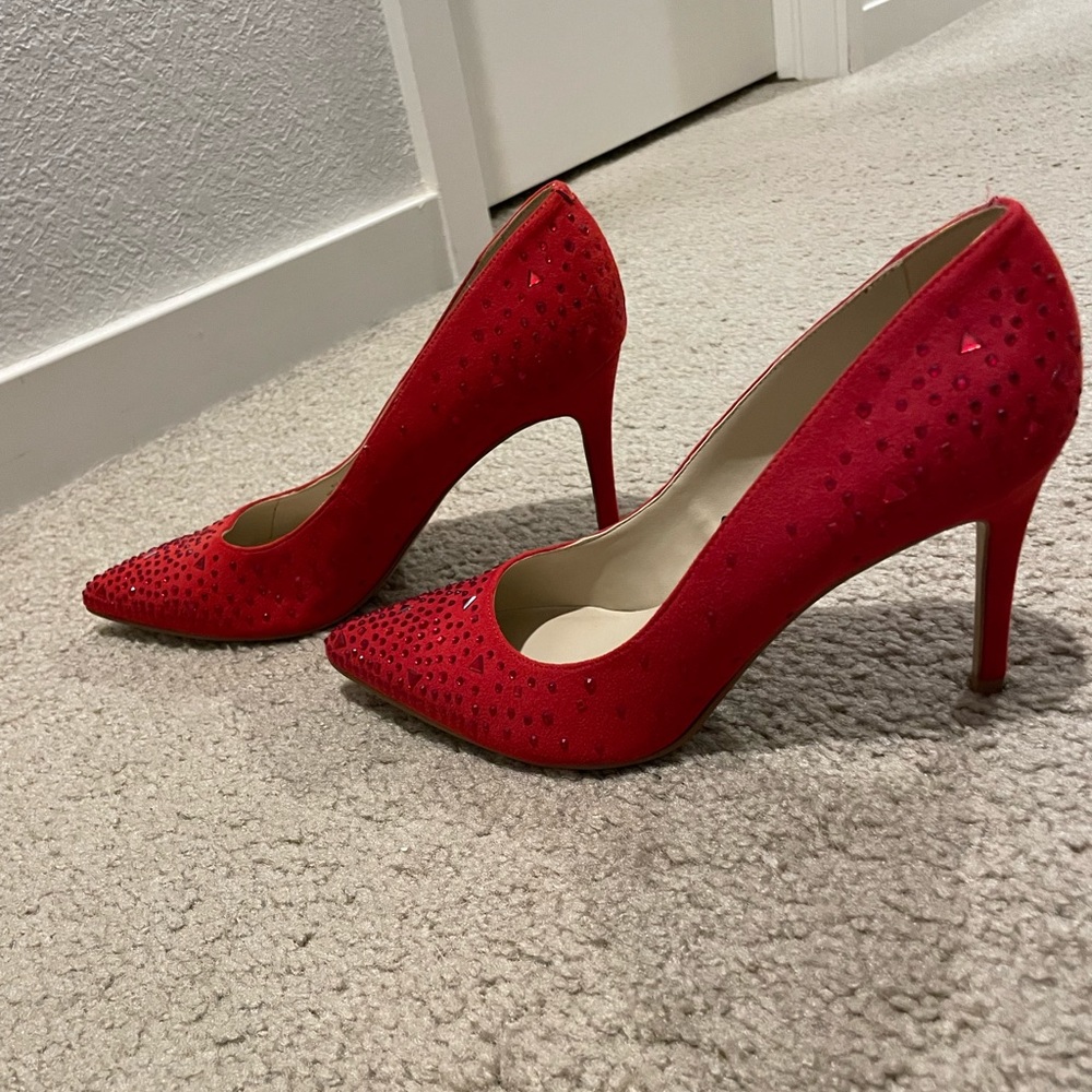 Marc Fisher red pumps 8.5
